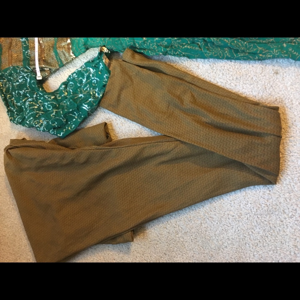 Salwar Kamiz with dupatta - Picture 4 of 5